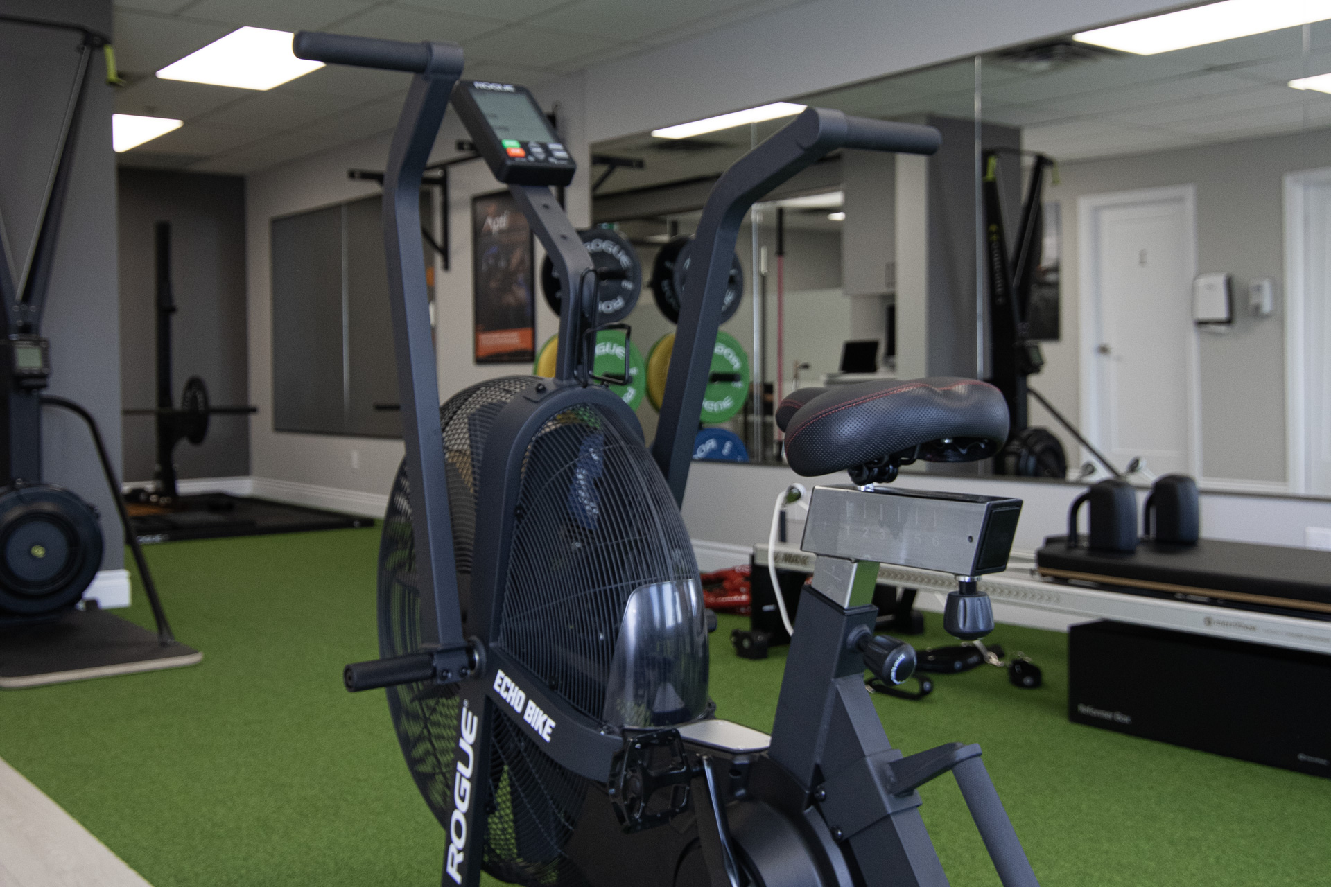 Cutting-edge equipment at Apti Gym